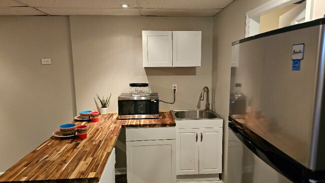 Foto del edificio - 8165 Lyle Ave NE