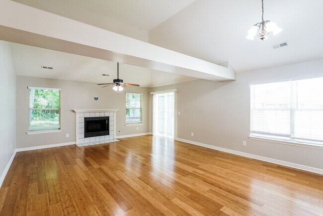Foto del edificio - 416 Barkley Ct