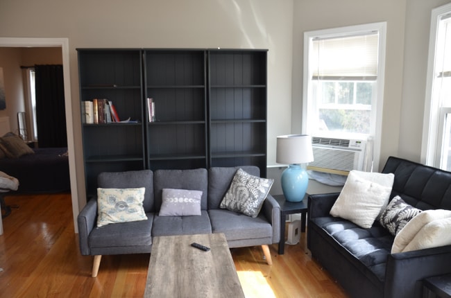 Building Photo - 51 Windsor St