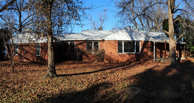 Building Photo - 1233 West Brooks Street