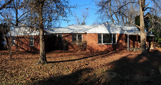 Foto del edificio - 1233 West Brooks Street