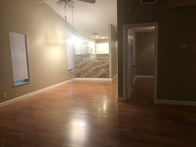 Foto del edificio - 8919 SE Hobe Ridge Ave