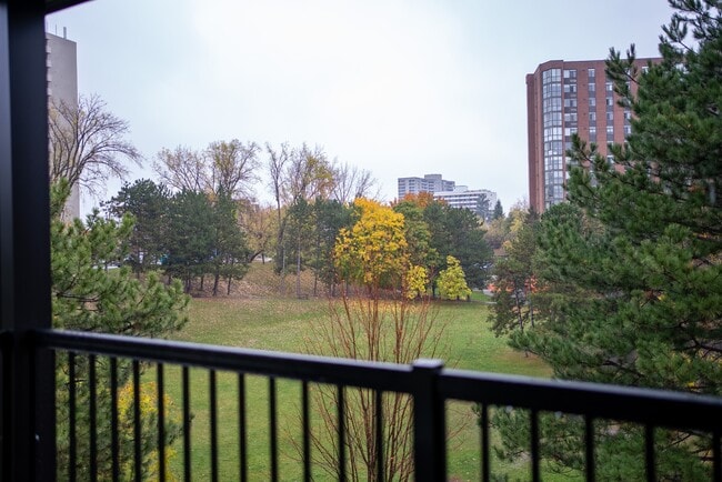 Building Photo - 841 Grenon Ave