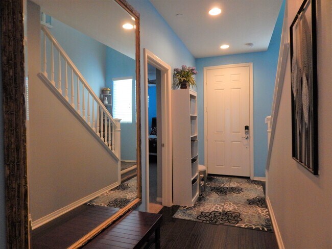 Entrance & Hallway - 14683 Marist Ln