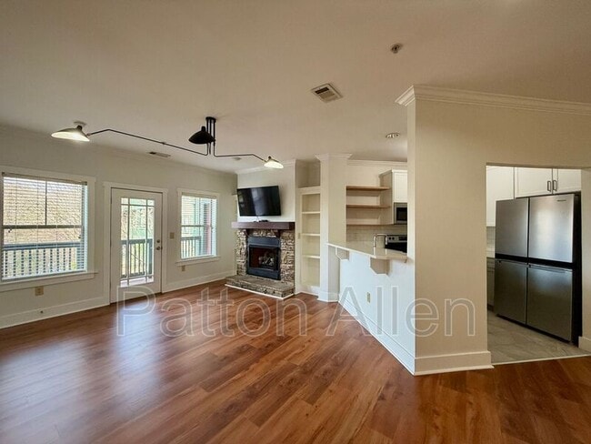 Building Photo - 9 Kenilworth Knolls