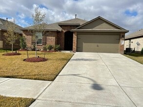 Building Photo - 3326 Sumac Dr