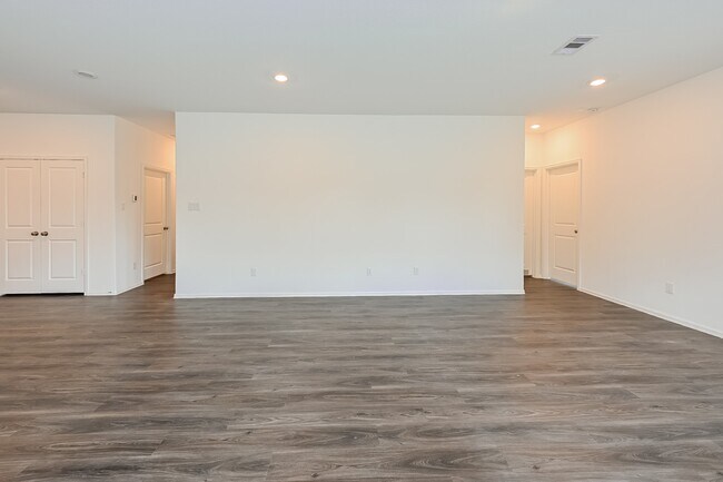 Foto del edificio - 5228 Pine Pass Dr