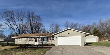 Building Photo - 33830 Mills Rd