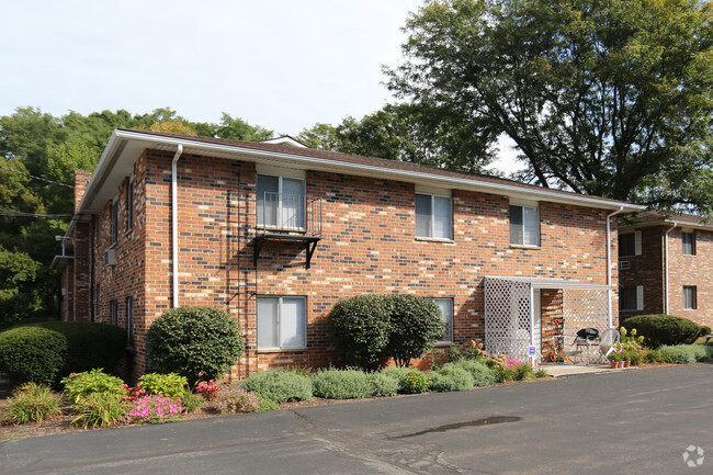 Foto del edificio - Oakwood Manor Apartments