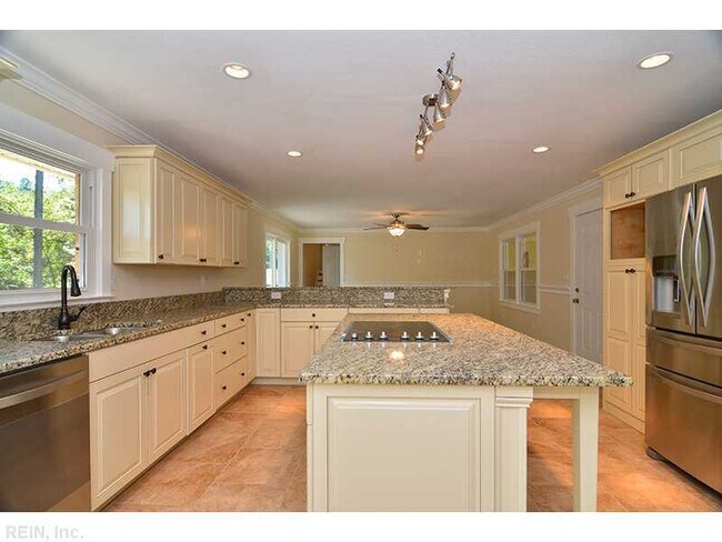 Foto del edificio - 5213 Willow Lake Rd