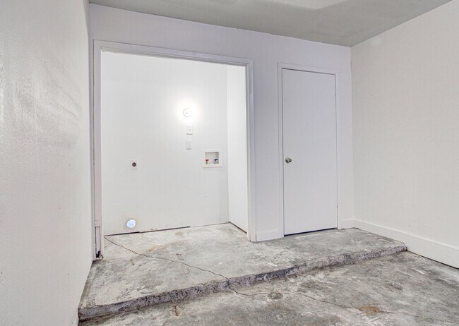 Building Photo - 1807 Briar Hill Dr