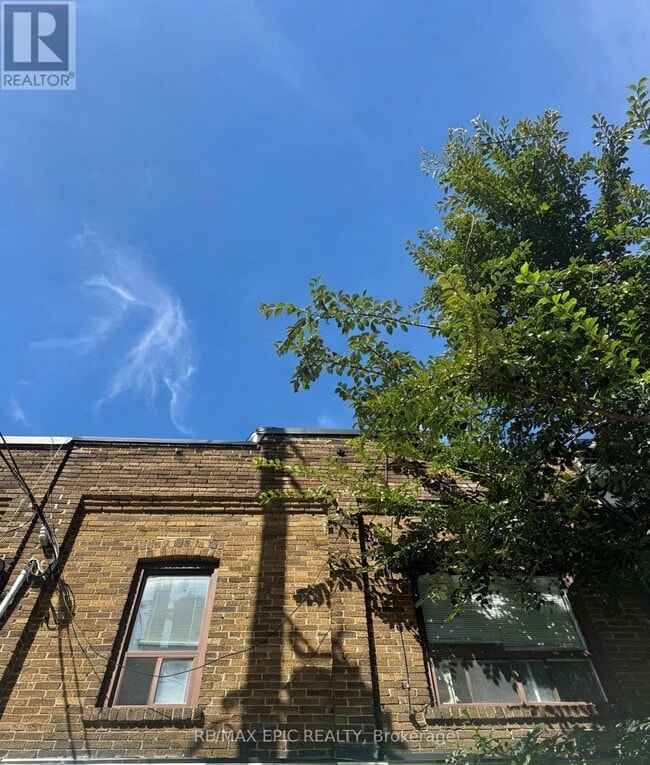 Building Photo - 1044 Kingston Rd