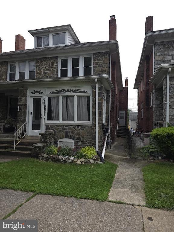 Foto principal - 3021 Derry St