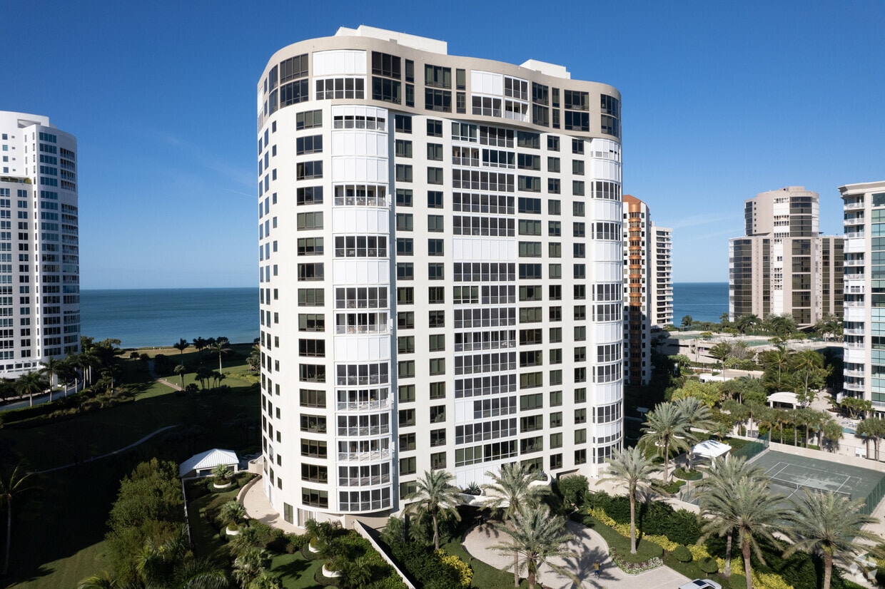 4201 Gulf Shore Blvd N - Le Jardin at Park Shore