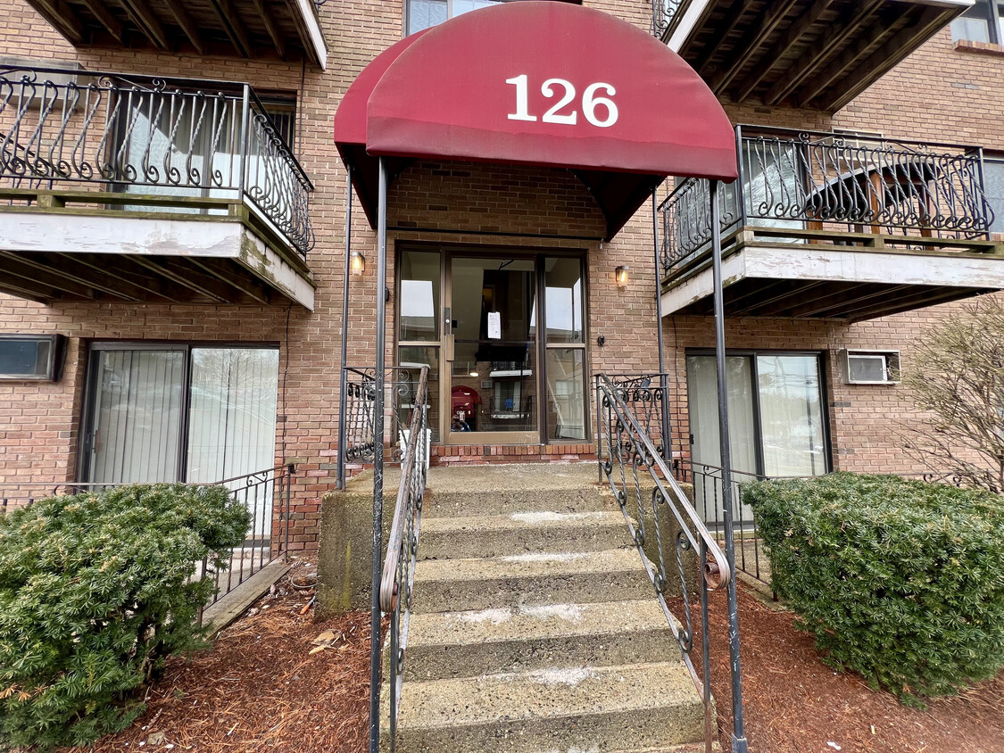 Primary Photo - 126 Mammoth Rd