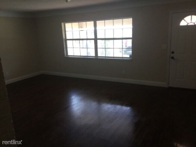 Foto del edificio - 4 br, 2 bath House - 11439 119 Terrace North