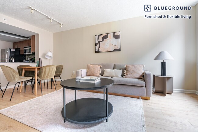 Foto del edificio - 1401 N Taft St