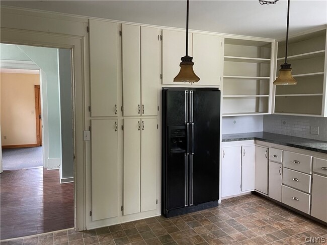 Building Photo - 13 Chenango St