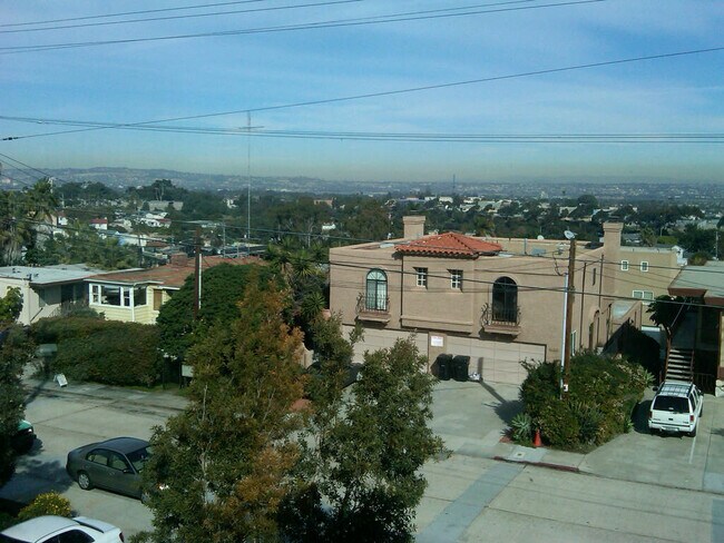 Vista - 4131 Udall St