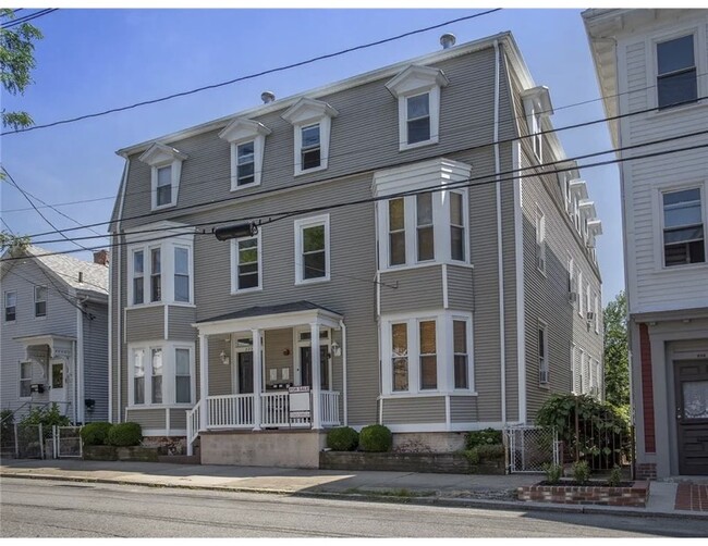Building Photo - 229 Ives St