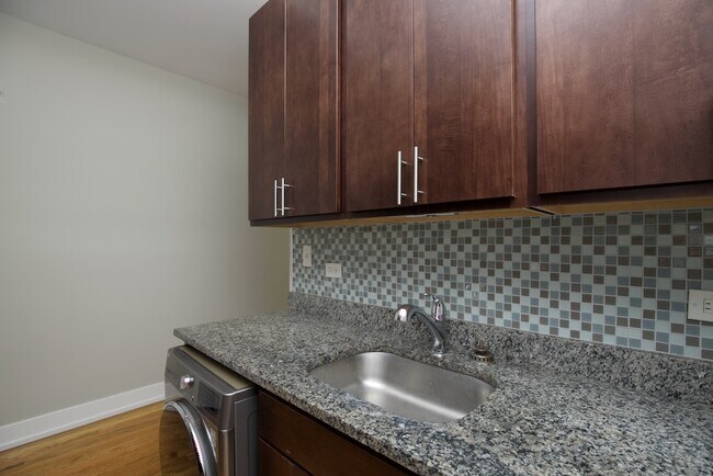 Foto del edificio - 2917 N Mildred Ave