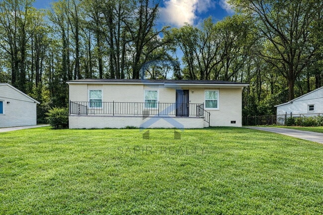 Move-In Ready 3BR in the Established Adamsville Community - Move-In Ready 3BR in the Established Adamsville Community Apartment