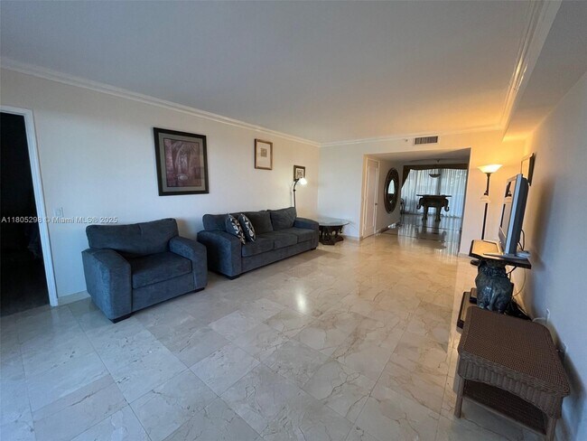 Foto del edificio - 17555 Collins Ave