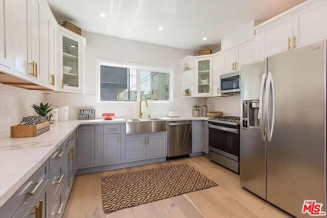 Foto del edificio - 2419 Walnut Ave