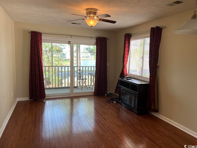 Building Photo - 4270 Pinehurst Cir
