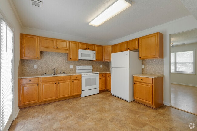 Building Photo - Southfork Apartments