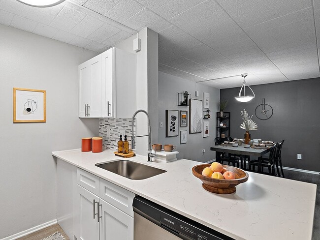 Building Photo - Southgate Apartments