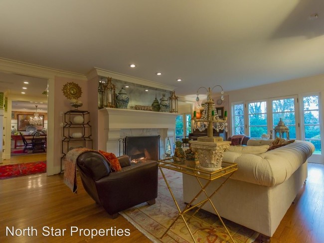 Foto del edificio - 4 br, 4 bath House - 1546 SW Military Rd