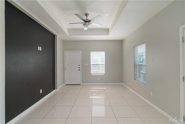 Building Photo - 405 W Rutherford Ave