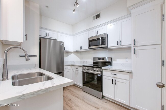 Foto del edificio - 1701 E Colter St