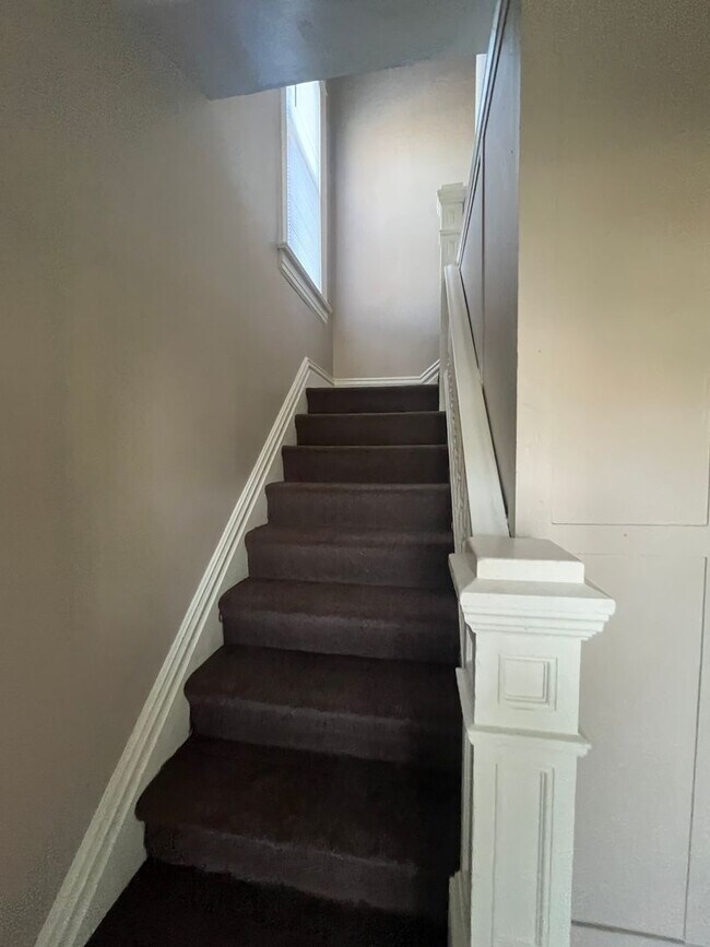 Foto del edificio - 1211 W Packard Ave