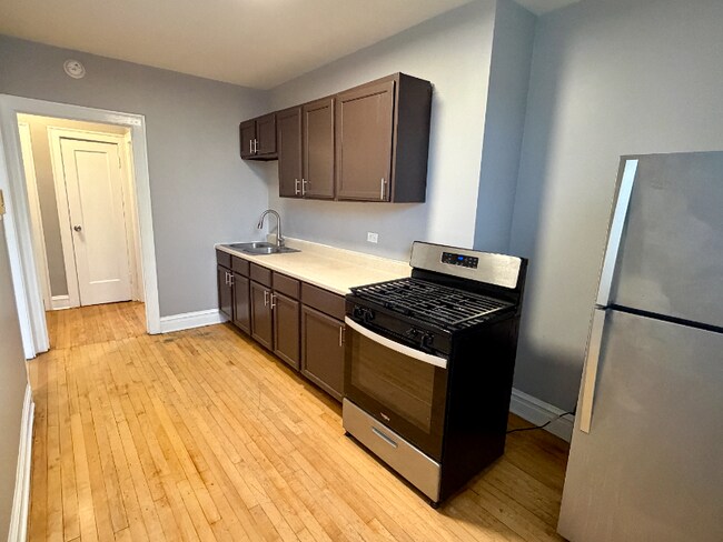 Foto del edificio - 6501 S Maplewood Ave