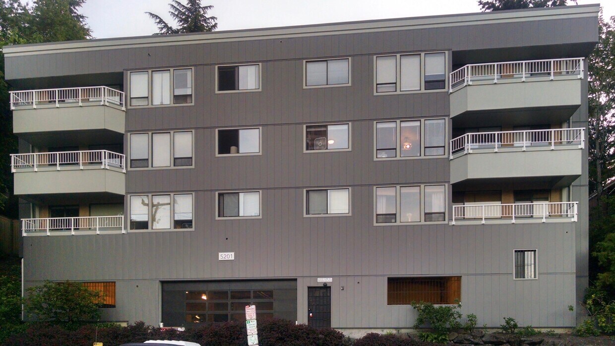 Foto principal - 5201 22nd Ave NE