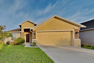 Building Photo - 8263 N Campbell Rd
