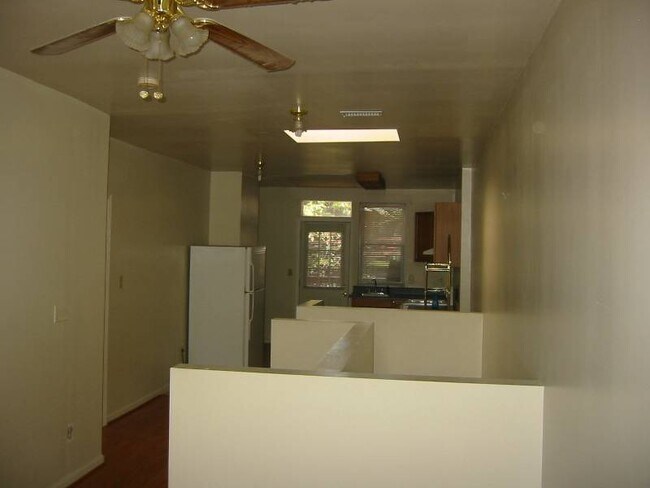 Foto del edificio - 1220 Half St SW