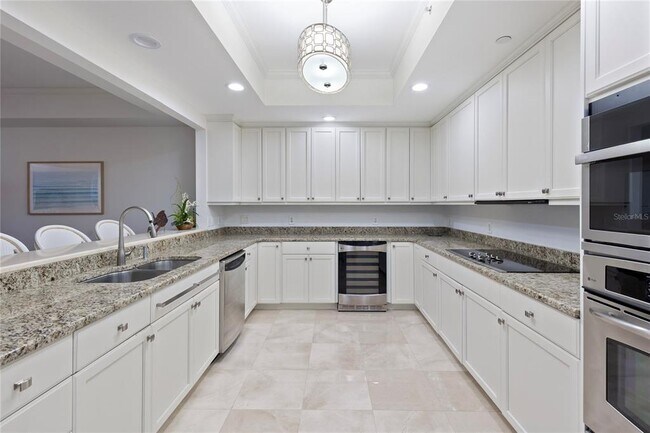 Foto del edificio - 300 Beach Dr NE