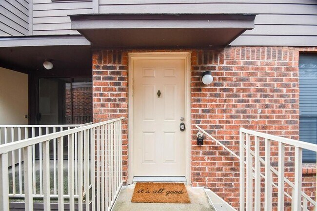 Foto del edificio - 3150 Walnut Bend Ln