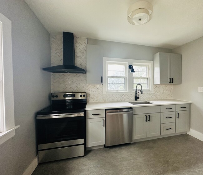 Building Photo - 2058 Bunts Rd