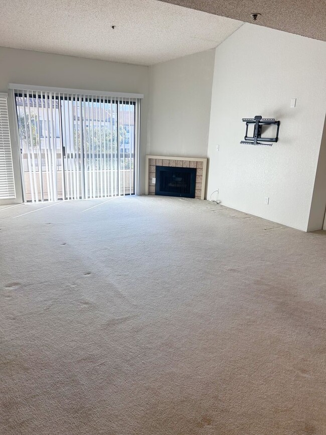 Foto del edificio - 2 Bed/2 Bath Condo for Rent at Presidio Pl...