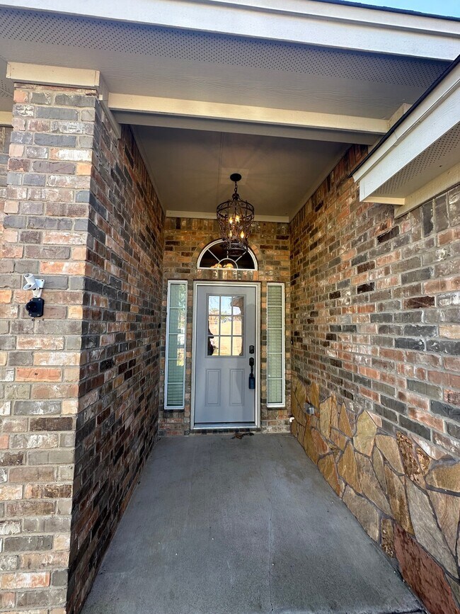 Foto del edificio - 2501 Lindsey Dr
