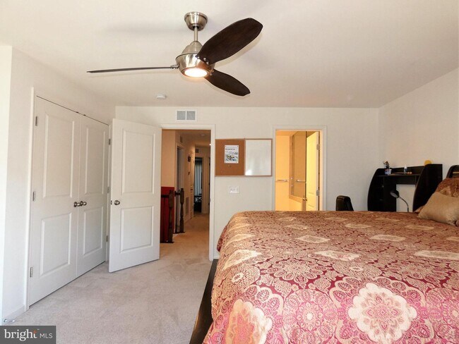 Building Photo - 14815 Chrysler Ct