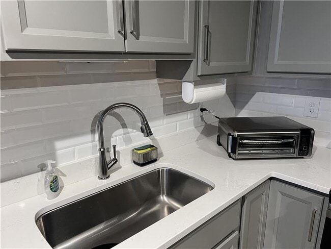 Foto del edificio - 618 Foxhill Dr