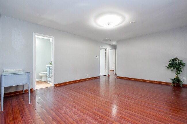 Building Photo - 11414 Chariot Dr