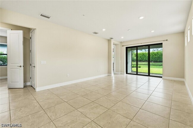 Building Photo - 2244 Yellowfin Cir