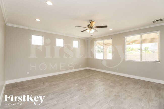 Foto del edificio - 837 E Cierra Cir