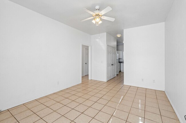 Foto del edificio - 1021 Shady Creek Cir